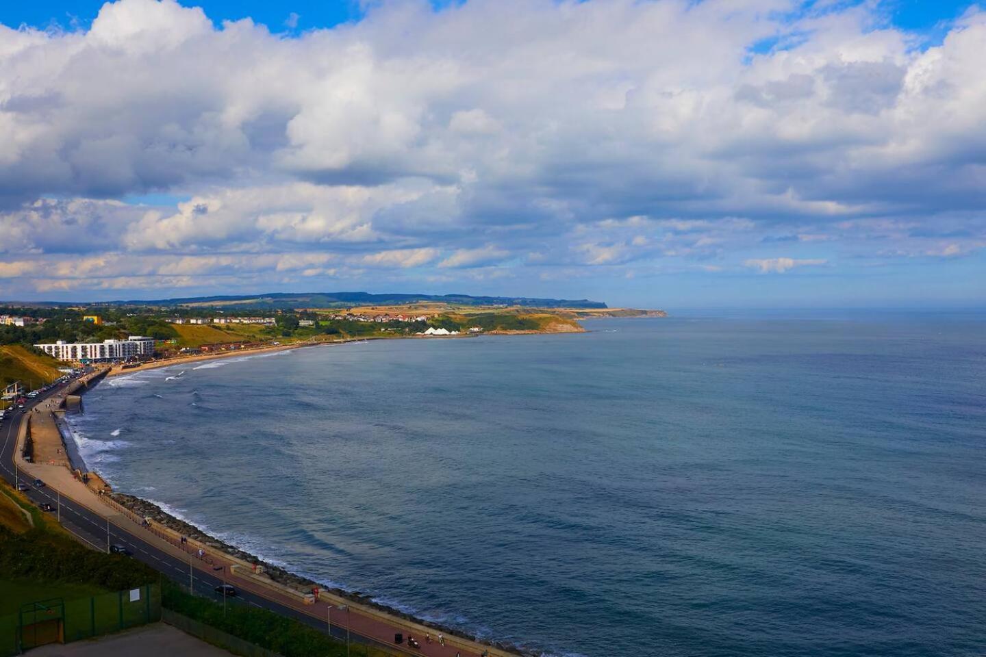 Seascape - Fantastic Location With Sea Views! Apartment Scarborough Exterior photo